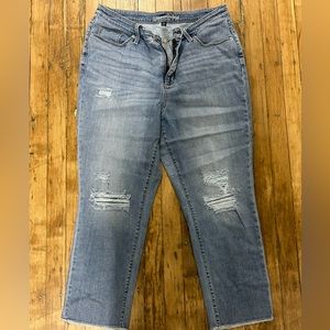 Women distressed jeans